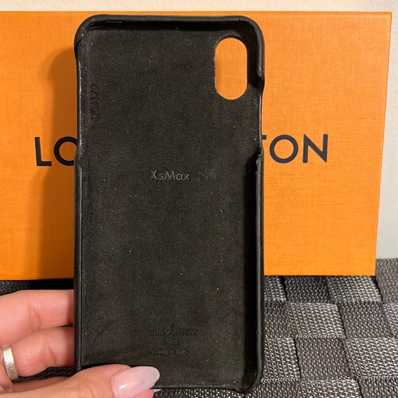 Authentic Louis Vuitton Bumper iphone Case - Picture 2 of 4